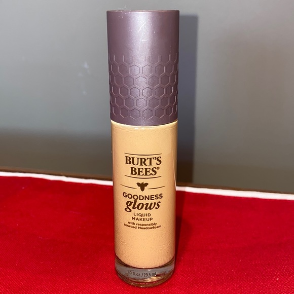 NEW Burts Bees Goodness Glows Liquid Makeup Foundation - Shade “Pecan: 1055” - Picture 8 of 8
